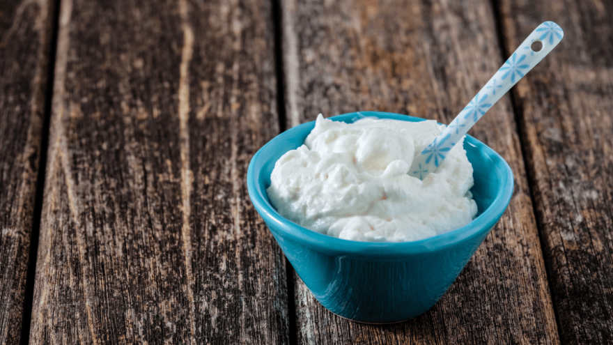 Skyr in einer Schale.