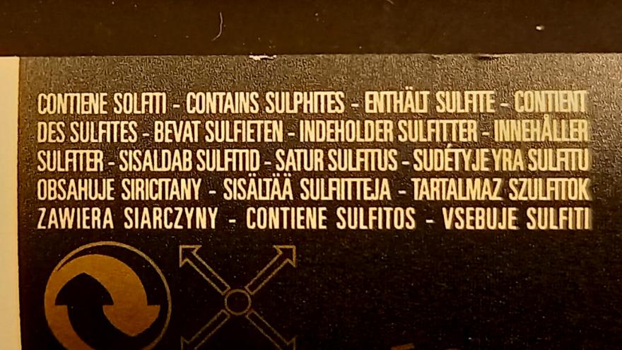 Etikett Wein Hinweis auf Sulfit