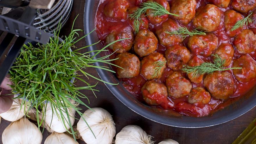 Eine Portion Hackbällchen in Tomatensoße