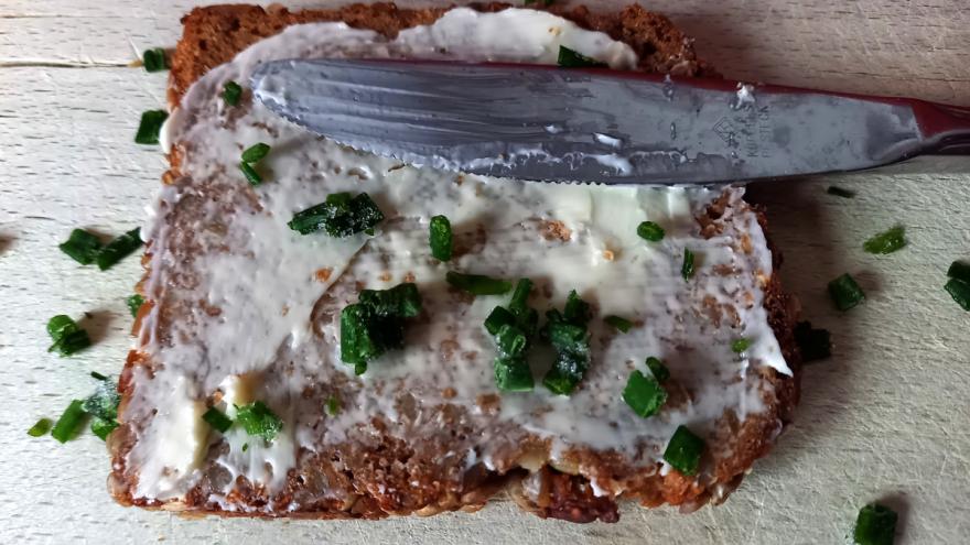 Butterbrot mit Schnittlauch